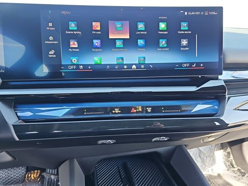 Used 2024 BMW 540i xDrive w/ Convenience Package image 21