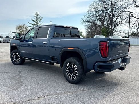 New 2026 GMC Sierra 2500 Denali Ultimate AWD/4WD image 3