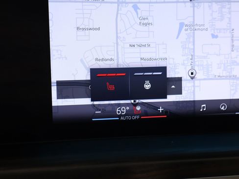 Used 2023 BMW 740i w/ Parking Assistance Package image 8