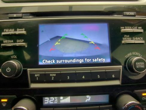 Used 2018 Nissan Altima 2.5 SV image 16