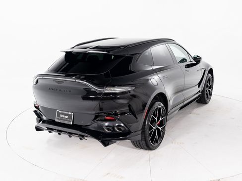 Used 2025 Aston Martin DBX 707 image 5