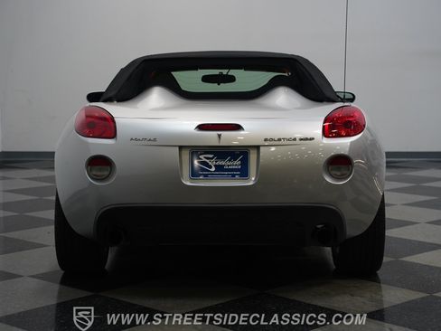 Used 2007 Pontiac Solstice GXP w/ Premium Package RWD image 11