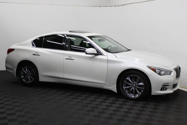 Used 2016 INFINITI Q50 3.0t Premium w/ Cargo Package RWD image 3