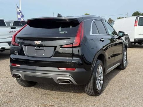 Used 2023 Cadillac XT4 Premium Luxury w/ Cold Weather Package AWD/4WD image 5