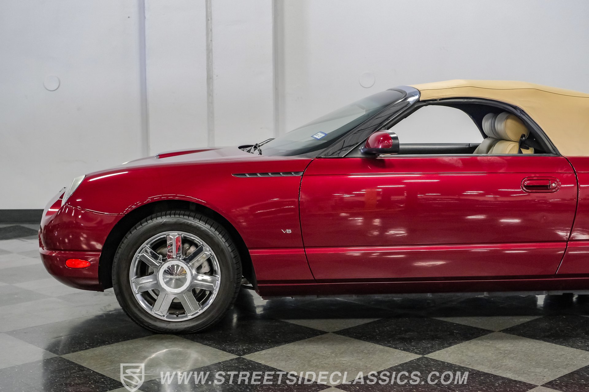 Used 2004 Ford Thunderbird RWD image 29