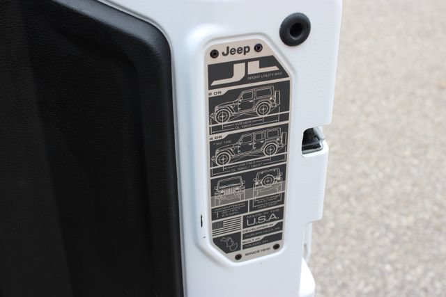 Used 2025 Jeep Wrangler Unlimited Rubicon AWD/4WD image 40