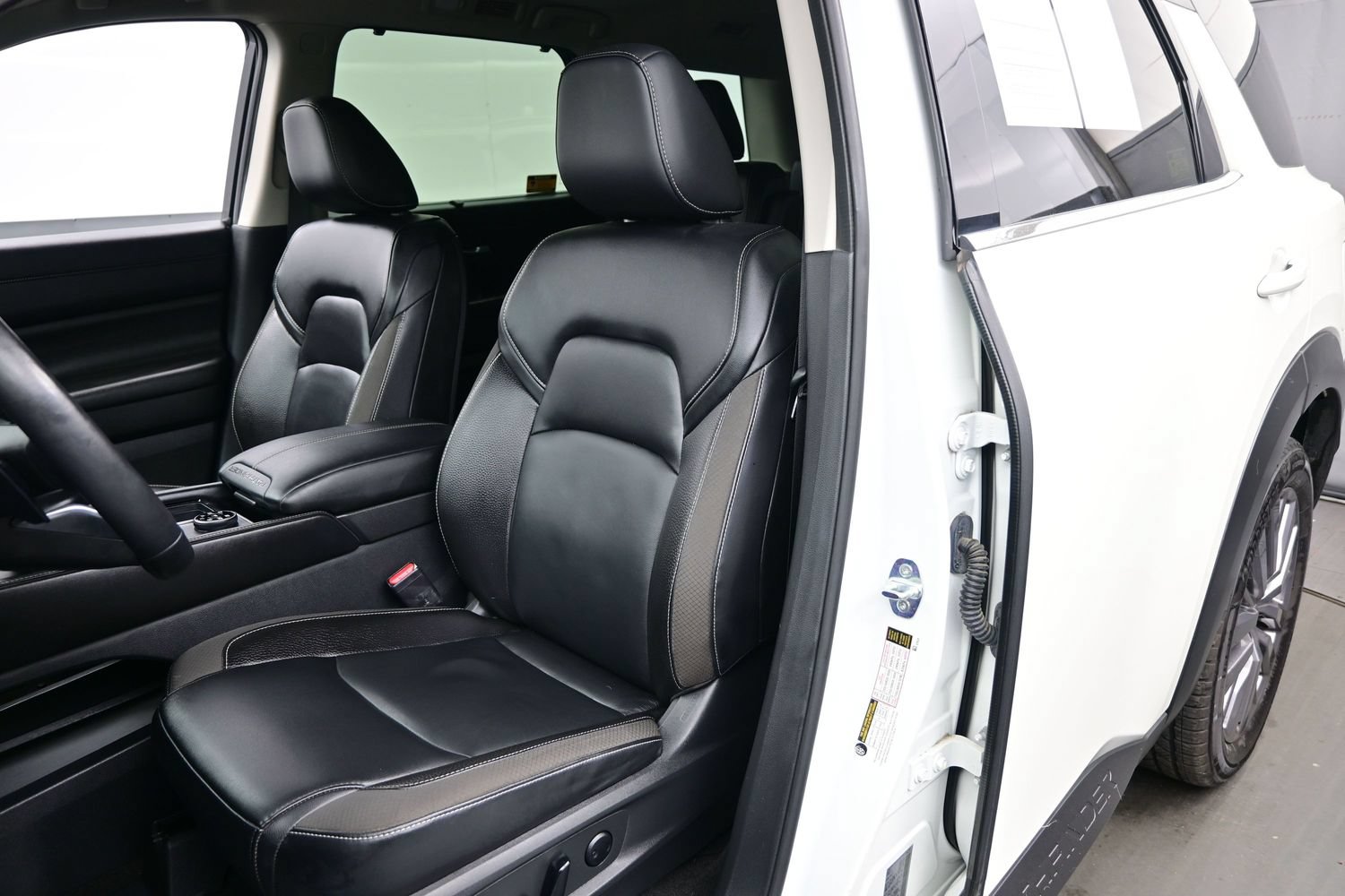 Used 2023 Nissan Pathfinder SL w/ SL Premium Package AWD/4WD image 12