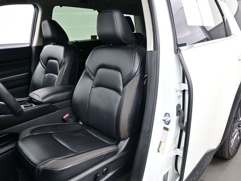 Used 2023 Nissan Pathfinder SL w/ SL Premium Package AWD/4WD image 12