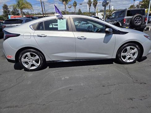 Used 2017 Chevrolet Volt LT w/ Comfort Package image 3