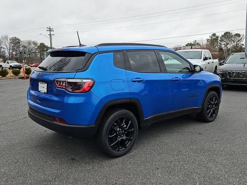 New 2026 Jeep Compass Latitude image 9