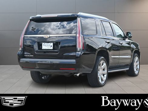 Used 2019 Cadillac Escalade Luxury RWD image 6