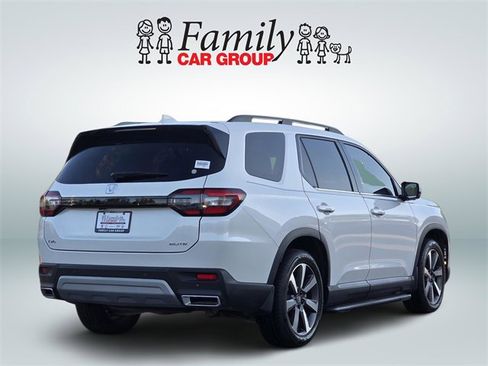 Used 2025 Honda Pilot Elite image 4