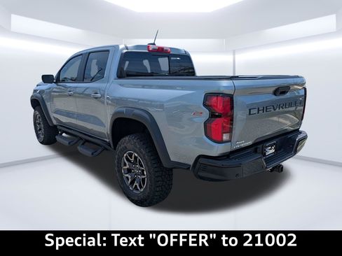 Used 2025 Chevrolet Colorado ZR2 w/ Technology Package AWD/4WD image 6