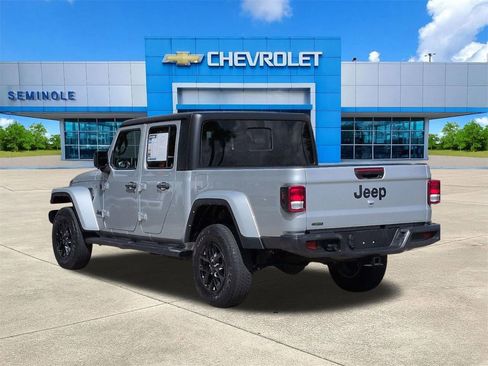 Used 2023 Jeep Gladiator Sport AWD/4WD image 3