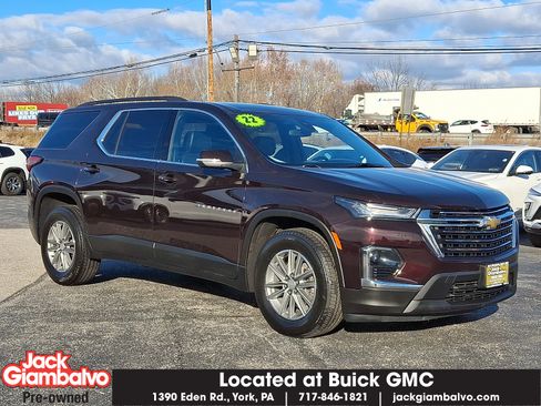 Used 2022 Chevrolet Traverse LT image 1