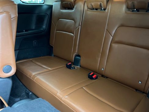 Used 2023 Nissan Pathfinder Platinum image 16