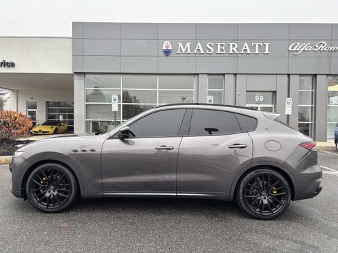 Used 2022 Maserati Levante GT AWD/4WD image 2