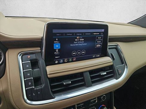 Used 2021 Chevrolet Tahoe Premier w/ Premium Package image 18