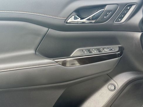 Used 2023 GMC Acadia AT4 w/ Preferred Package image 13