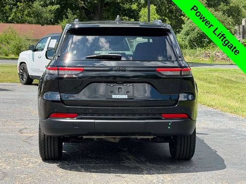 Used 2022 Jeep Grand Cherokee Altitude AWD/4WD image 35