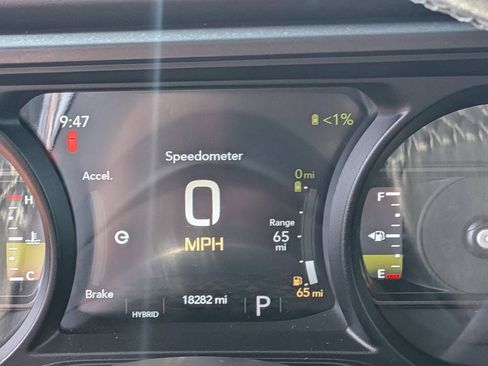 Certified 2025 Jeep Wrangler Unlimited Sahara AWD/4WD image 17