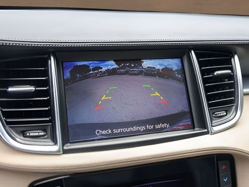 Used 2019 INFINITI QX50 Luxe w/ Navigation Package AWD/4WD image 17