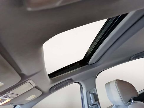 Used 2019 Honda CR-V Touring image 22