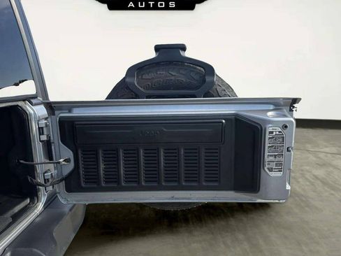 Used 2018 Jeep Wrangler Unlimited Sport AWD/4WD image 15