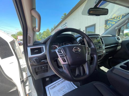 Used 2017 Nissan Titan S AWD/4WD image 13