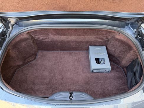 Used 2023 Aston Martin V8 Vantage Roadster RWD image 37