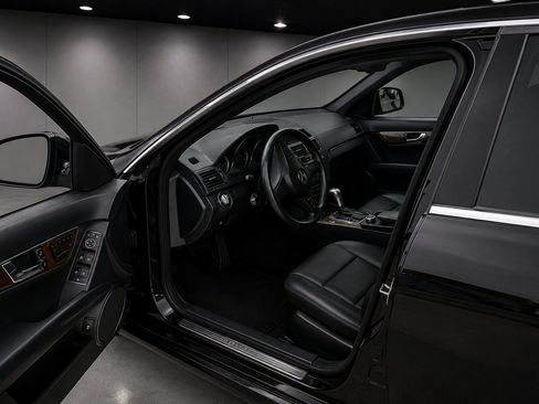 Used 2009 Mercedes-Benz C 350 Sport image 8