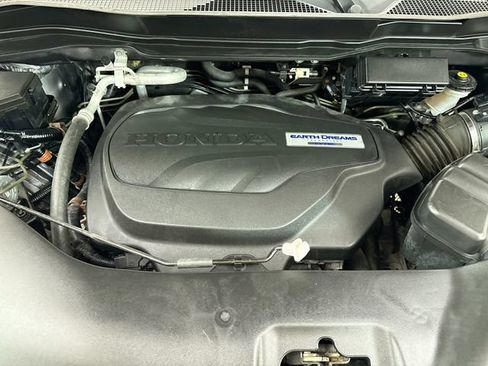 Used 2018 Honda Pilot Touring image 35