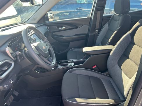 Used 2023 Chevrolet TrailBlazer LS FWD image 10