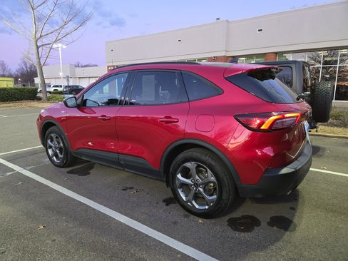 Used 2025 Ford Escape ST-Line image 3