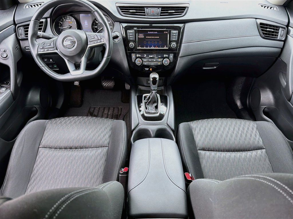 Used 2018 Nissan Rogue SV w/ Premium Package AWD/4WD image 37