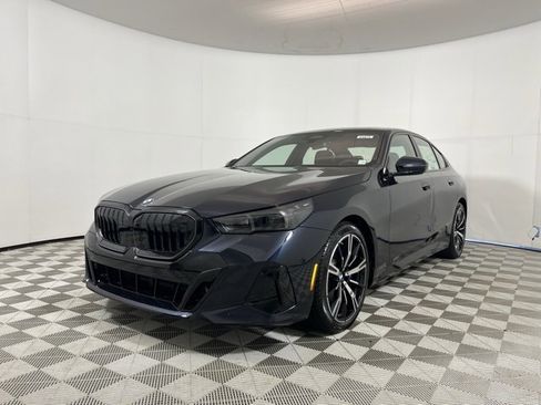 New 2026 BMW 530i xDrive w/ M Sport Package image 3