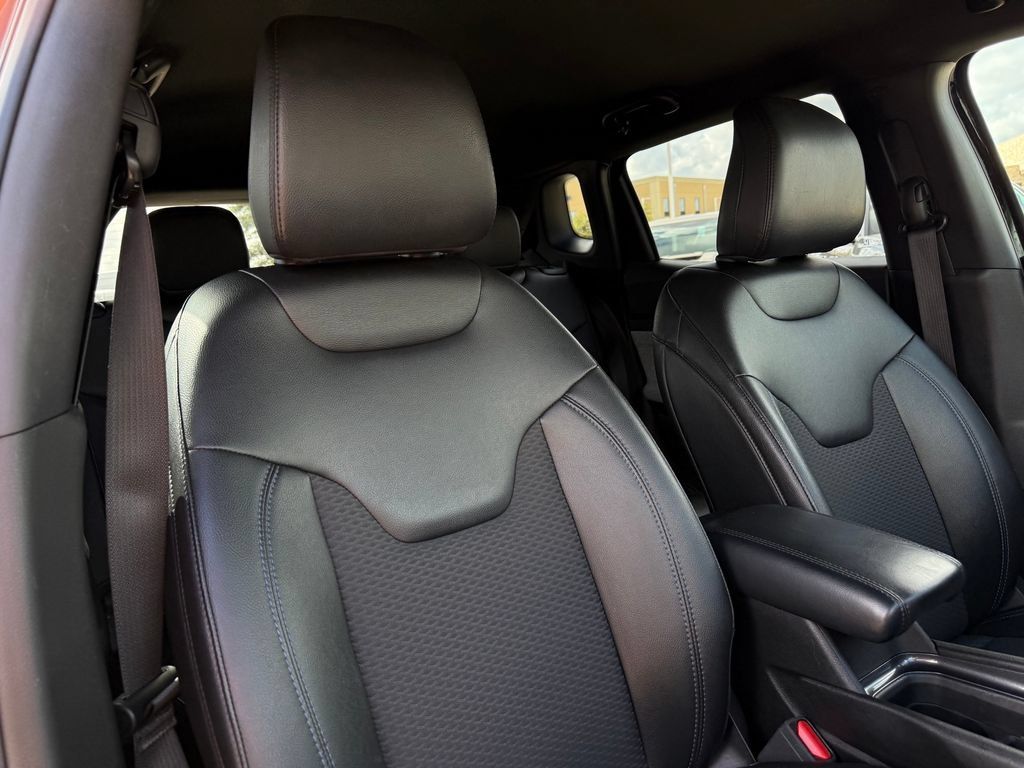 Used 2024 Jeep Compass Latitude AWD/4WD image 26