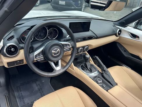 Used 2025 MAZDA MX-5 Miata RF Grand Touring RWD image 2