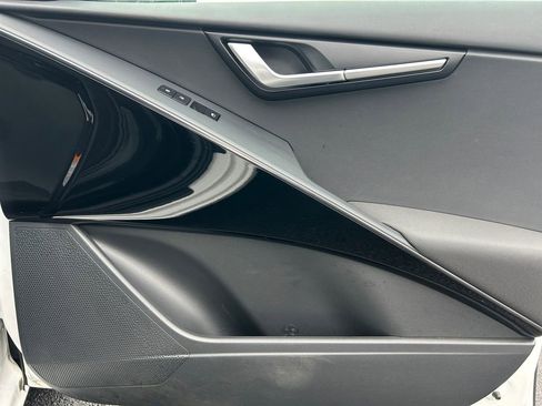 Used 2023 Kia Niro EX image 25