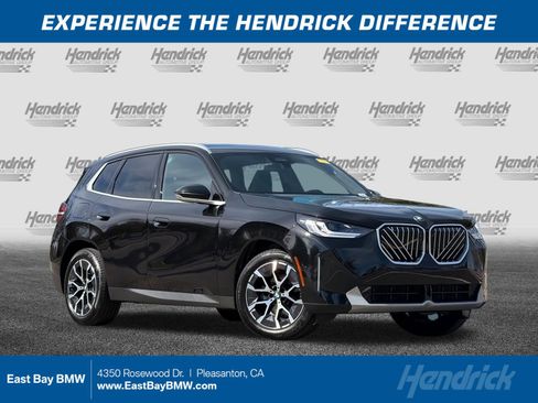 Used 2025 BMW X3 xDrive30i w/ Premium Package image 1