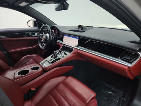 Used 2018 Porsche Panamera 4S image 26