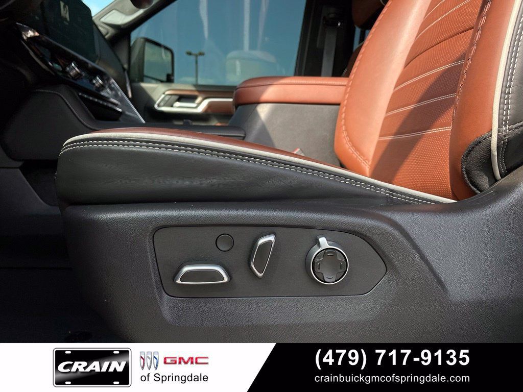 Used 2025 GMC Sierra 2500 Denali Ultimate AWD/4WD image 12
