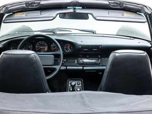Used 1989 Porsche 911 Carrera RWD image 16