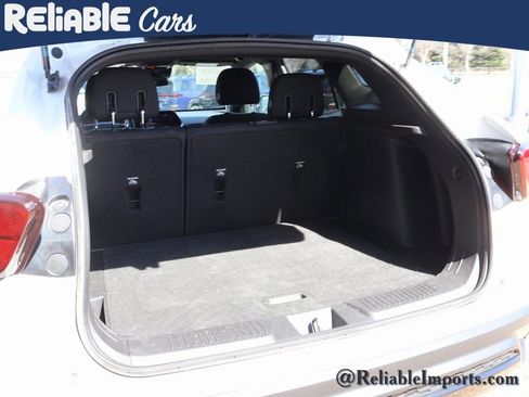 Used 2024 Chevrolet Trax RS image 16