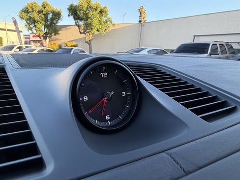 Used 2021 Porsche Cayenne image 44