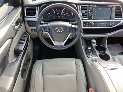 Used 2018 Toyota Highlander XLE w/ Protection Package #3 image 11