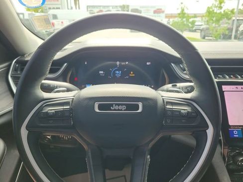 Used 2022 Jeep Grand Cherokee L Limited AWD/4WD image 21