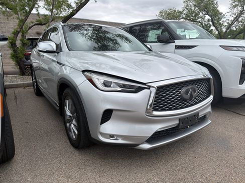 Used 2021 INFINITI QX50 Luxe w/ Accent Package AWD/4WD image 3
