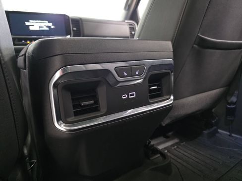 Used 2025 GMC Sierra 1500 SLT w/ SLT Premium Plus Package AWD/4WD image 11