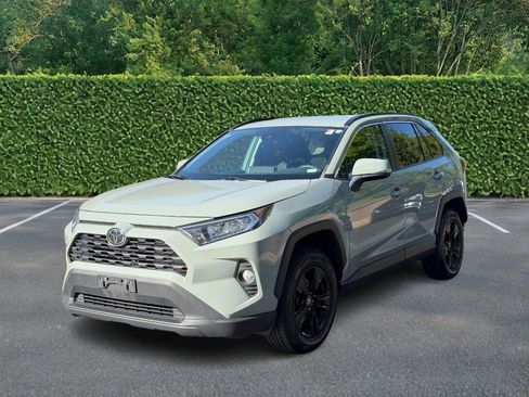 Used 2021 Toyota RAV4 XLE AWD/4WD image 8